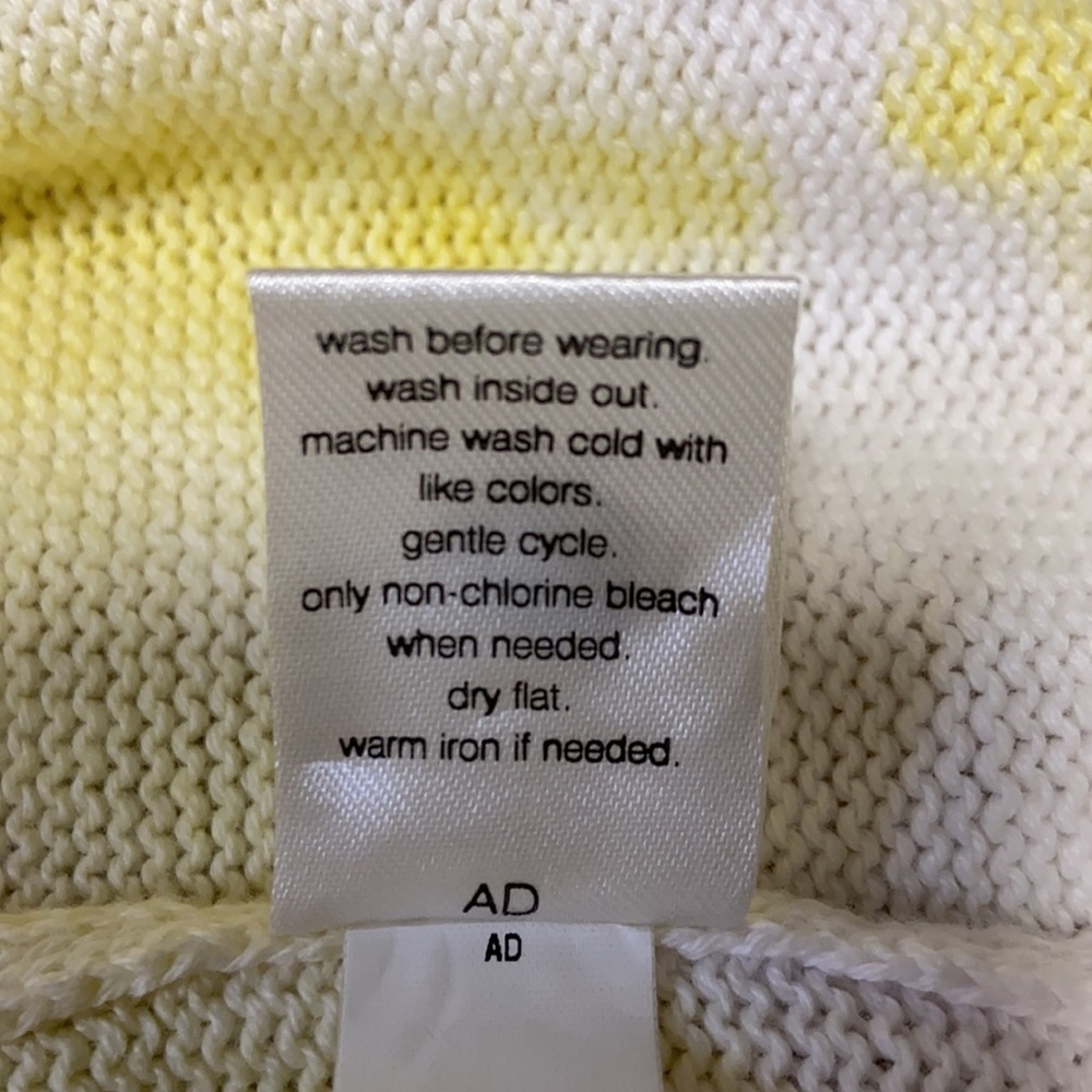 Elizabeth and James Women’s Crewneck Sweater Size XL - Picture 10 of 10